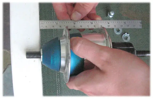 Measuring flange spacing